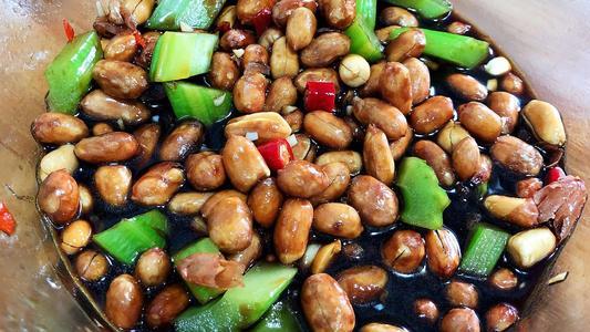 醋泡花生米的功效与作用(老陈醋泡花生米的功效与作用)