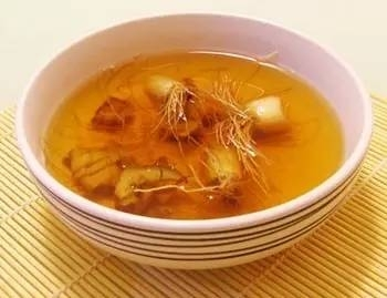 葱白煮水的功效与禁忌（葱白煮水的功效与禁忌就只要葱白吗）