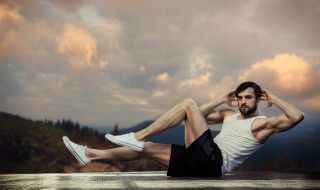 如何锻炼上腹肌肉 怎样锻炼上腹肌肉