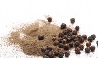 炒菜用胡椒粉还是花椒粉 炒菜一般用胡椒粉还是花椒粉