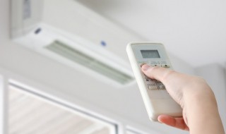 空调房里放盆水有用吗（夏天空调房里放盆水有用吗）