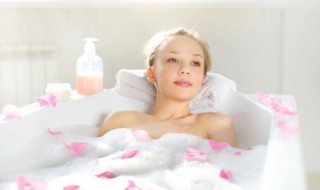 夏天泡热水澡好不好 经常泡热水澡好不好