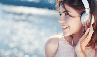 多年以后我发现你在我心里面只剩一张相片是什么歌