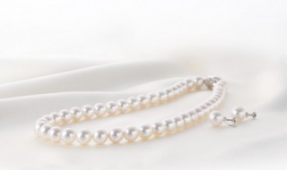 河蚌里的珍珠为什么有不同颜色 河蚌里的珍珠为什么有不同颜色的