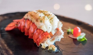 大龙虾肉为什么是苦的 大龙虾肉吃起来有点苦