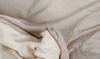 早上起来被子上面湿的是什么原因 早上起来被子上面湿的是什么原因用什么地板