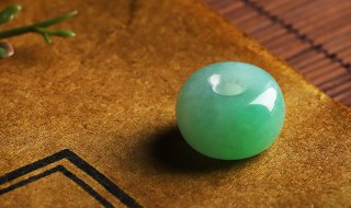 怎么知道玉手镯值多少钱（怎样判断玉镯子值多少钱）