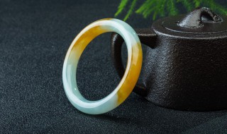 买玉手镯怎么选（买玉手镯怎么选号?）