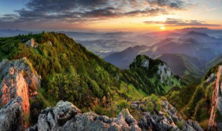 天下第一山是哪座山（奇险天下第一山是哪座山）