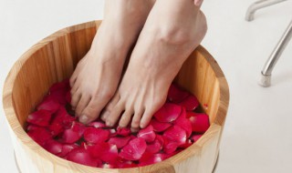 夏天可以泡脚吗夏天不是很热吗（夏天可以泡脚吗,夏天不是很热吗）