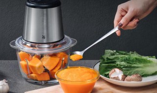 绞肉机刀片上的肉沫怎么清洗(绞肉机怎样清洗)