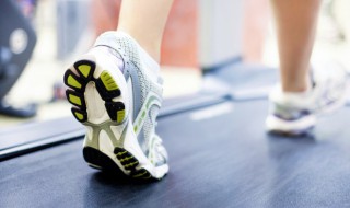 跑步机跑步一次应该跑多久才有效 跑步机上一次跑多久好