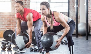 下胸肌怎么练最有效的（下胸肌怎么练最有效的哑铃）