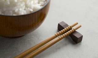 新竹筷子笼用前怎样处理方法（新竹筷子使用前怎么处理）