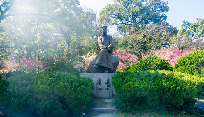 鲁迅先生1925年的时代背景