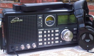 为什么收音机能选择电台 收音机可以收听许多不同电台的节目