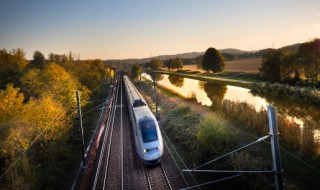 夹板可以带上高铁吗 吹风机夹板可以带上高铁吗