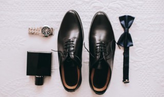 皮鞋有汗渍怎么处理 皮鞋出现汗渍怎么处理