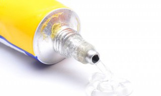 翻毛皮鞋上沾有胶水怎么去掉 翻毛皮鞋有胶怎么弄掉