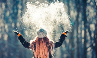 下雪天怎么防止滑倒（雪天如何避免滑倒）