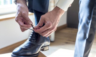 皮鞋垫有汗渍怎么办（皮鞋垫有汗渍怎么清洗）