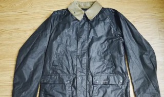 皮油衣服能放洗衣机里洗吗 皮油衣服能用水洗吗