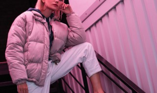 哪些衣服不宜放在洗衣机里洗（制服可以放在洗衣机里洗）