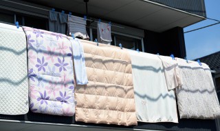 丝棉被能放洗衣机里洗吗 蚕丝被能用洗衣机洗吗