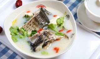 鲫鱼核桃和什么煲汤好啊（鲫鱼炖核桃）