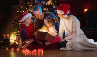 圣诞老人为什么钻烟囱（圣诞老人为什么从烟囱进去）