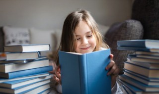 爱因斯坦对鬼的解释是什么（爱因斯坦对于鬼的解释）