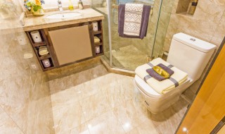 浴巾发霉怎么洗掉霉斑(浴巾长霉斑怎么洗掉)