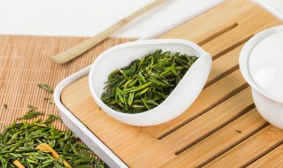 龙井茶怎么分辨好坏（龙井茶怎么分辨好坏是不是喝的有点甜甜的）