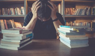 狐假虎威告诉我们什么 狐假虎威告诉我们什么道理