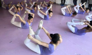 上艺校需要什么条件 考艺校需要具备什么条件