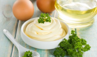 沙拉酱要放冰箱吗(番茄酱沙拉酱要放冰箱吗)