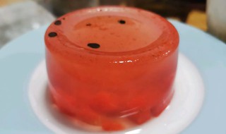 西瓜果冻怎样做既简单又好吃 西瓜冻怎么做好吃