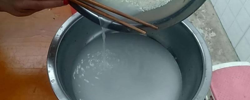 淘米水怎么发酵成花肥（淘米水怎么发酵成花肥视频）