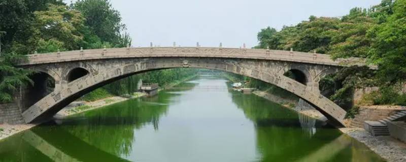 赵州桥不但坚固而且什么 赵州桥不但坚固固的意思