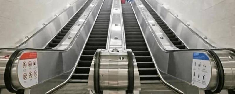 地铁扶梯上的圆形凸起是什么用（地铁扶梯为什么有半圆凸起）