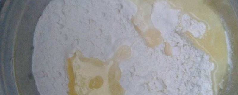中筋面粉怎么变成高筋面粉（中筋面粉怎么变成高筋面粉做面包）