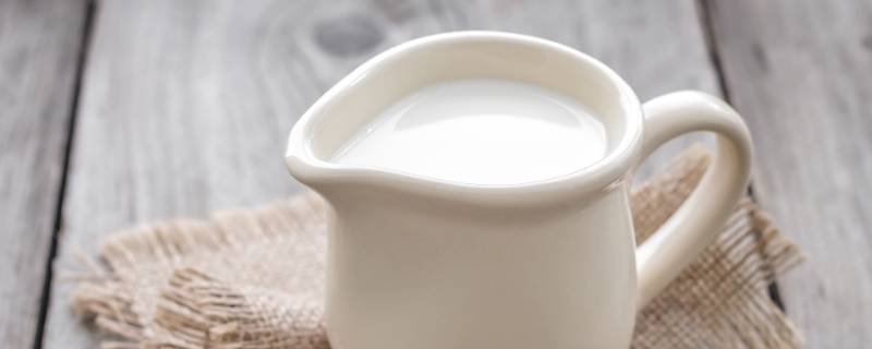 牛奶上面一层膜是什么 牛奶有一层膜