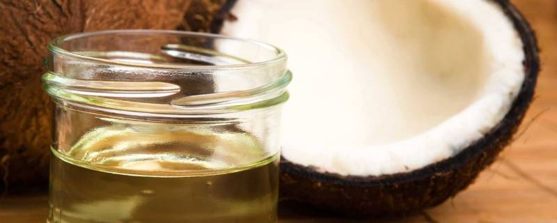椰子油可以直接涂身体吗 椰子油能直接涂抹在皮肤上吗