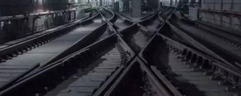 地铁轨道为什么有水 为啥地铁轨道有水