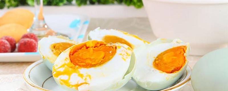 咸鸭蛋的蛋黄为什么会流油（咸鸭蛋黄为啥会流油）