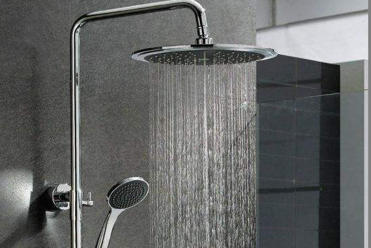 淋浴器安装高度及安装注意事项（淋浴器安装高度及安装注意事项视频）