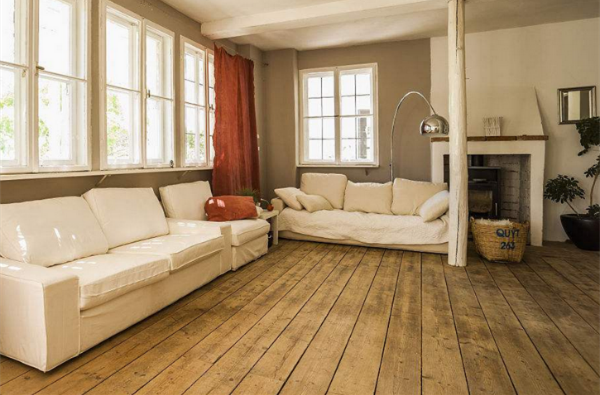 怎么养护客厅木地板才对 客厅木地板怎么保养