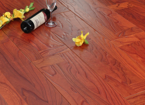 柚木地板，美中也有不足感 柚木地板优缺点及品牌推荐