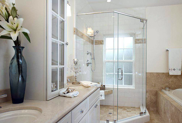 如何让玻璃浴室更加美轮美奂 玻璃浴室装修