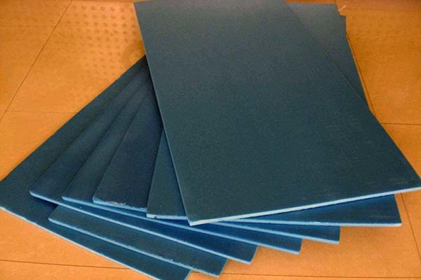 挤塑板是什么材料做的 保温材料中挤塑板和苯板哪个好 挤塑板和聚苯板的区别